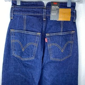 Levi’s Premium Ribcage Ankle Straight